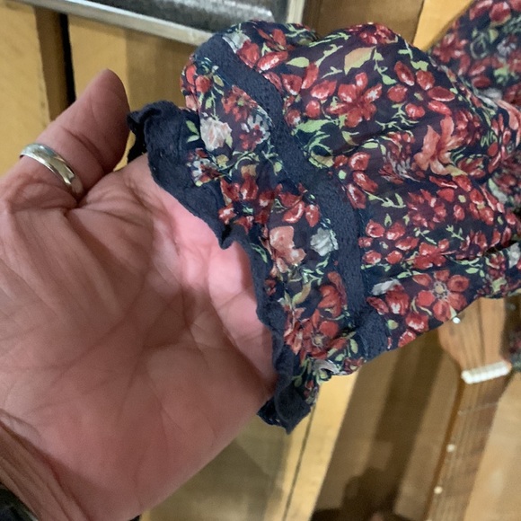 Decree Sheer Blouse - Picture 3 of 8